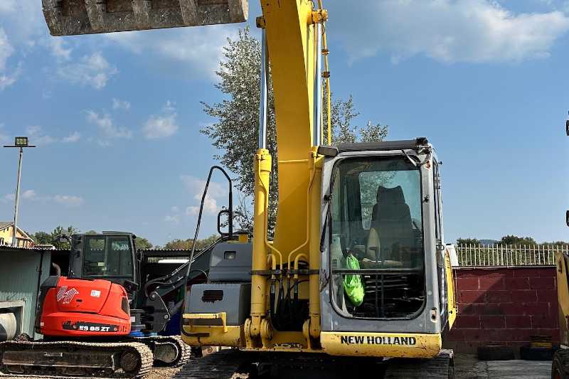 OmecoHub - Immagine NEW HOLLAND E245B